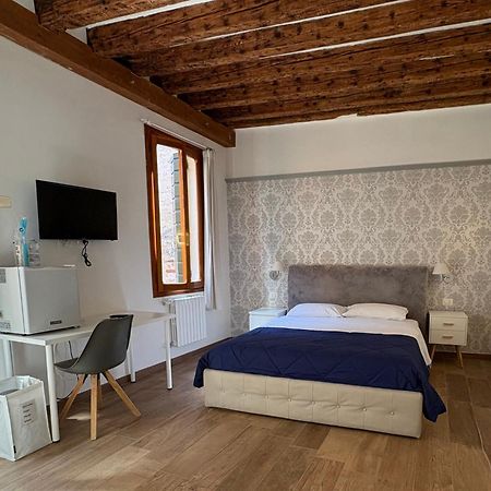 Casa Giardini Apartment เวนิส ภายนอก รูปภาพ